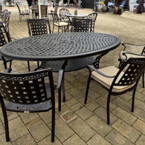 Tisch oval 220 x 120