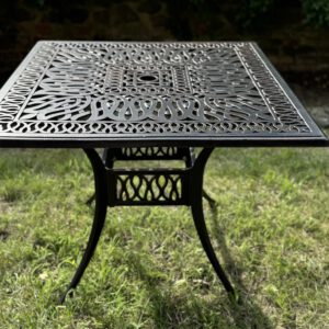 Tisch 90 x 90